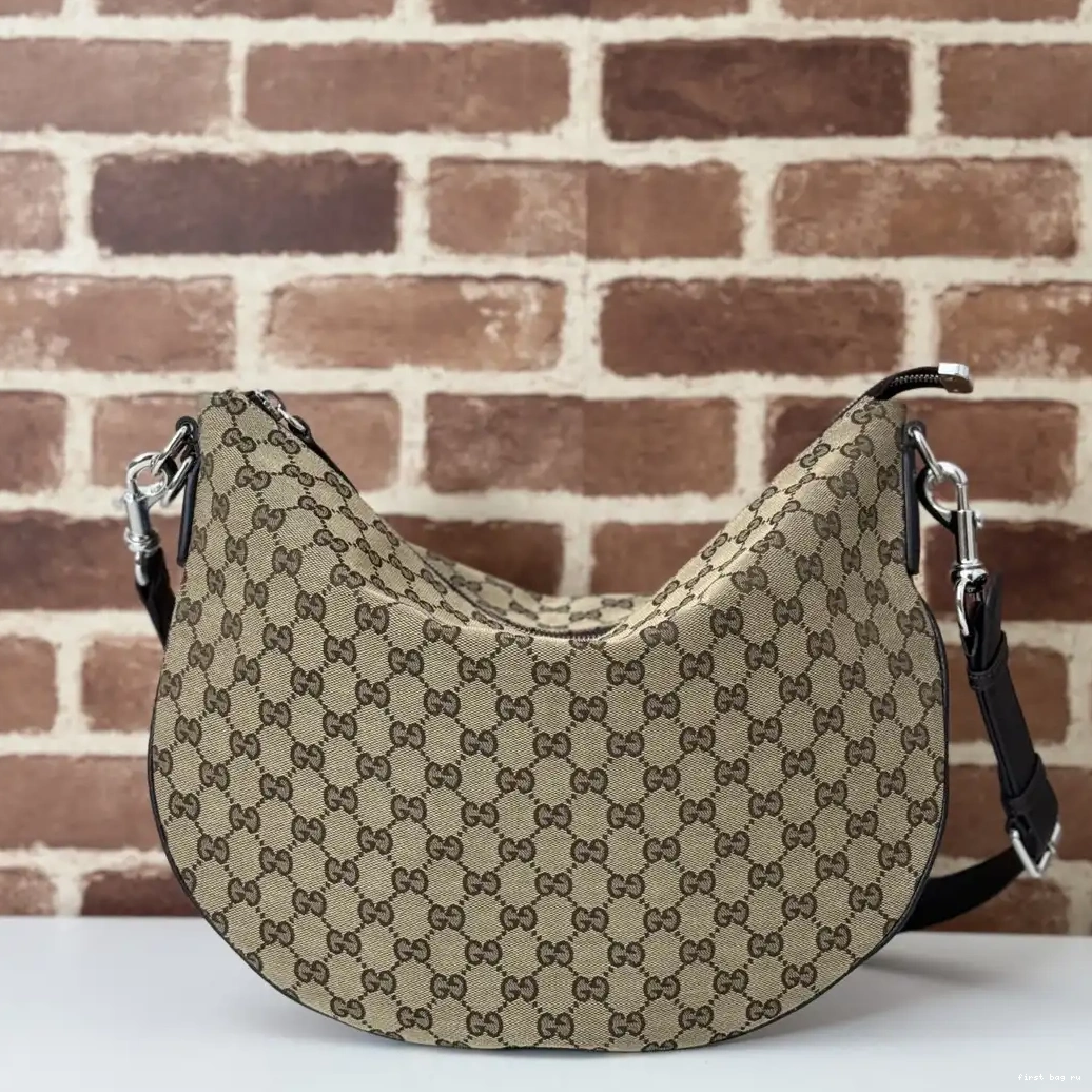 First bag ru Gucci B shoulder bag medium 0629